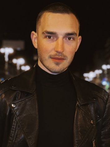 Роман Задирака