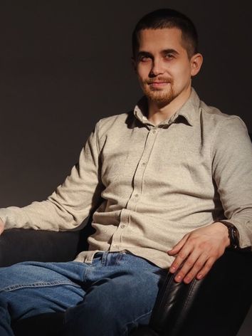 Максим Шечков